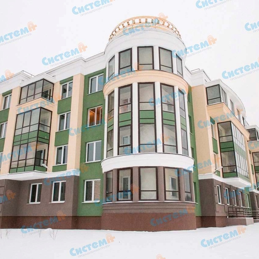 Архитектурные полуколонны на фасаде Архитектурные полуколонны на фасаде